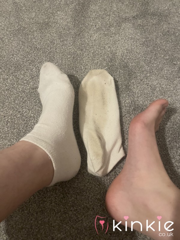 Strongly Worn White Ankle Socks