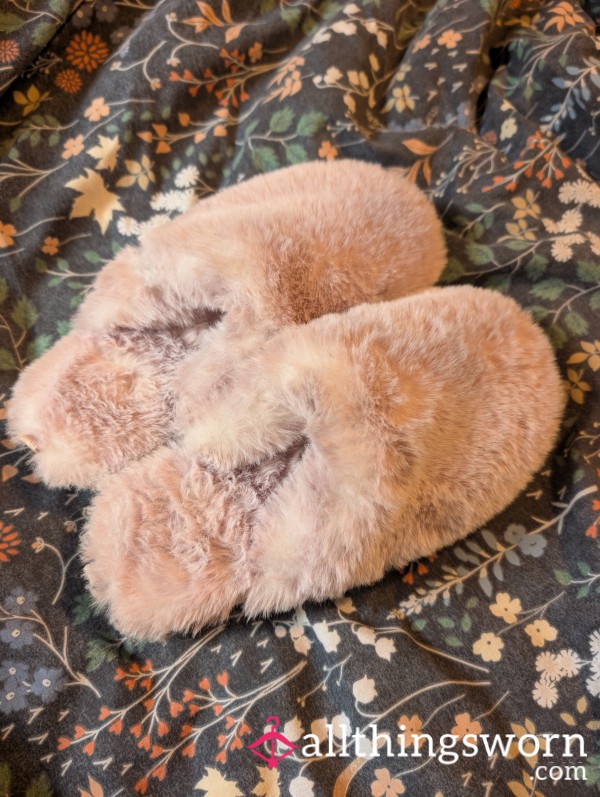 Stunning Fluffy Slippers 😍