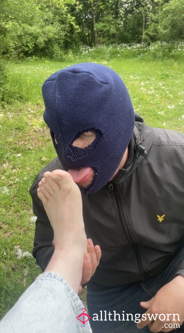Sub Worshipping My Feet