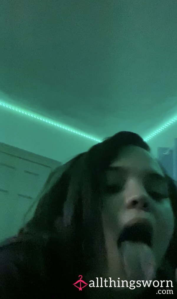 Sucking D*ck Video🤭