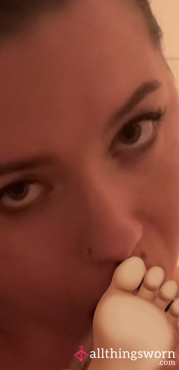 Sucking My Own Toes 😏