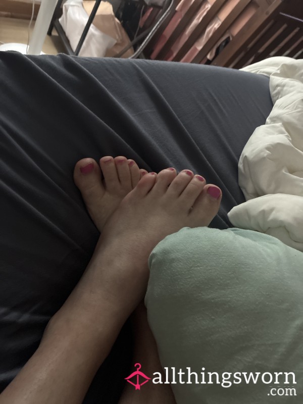 Sucking On My Toes
