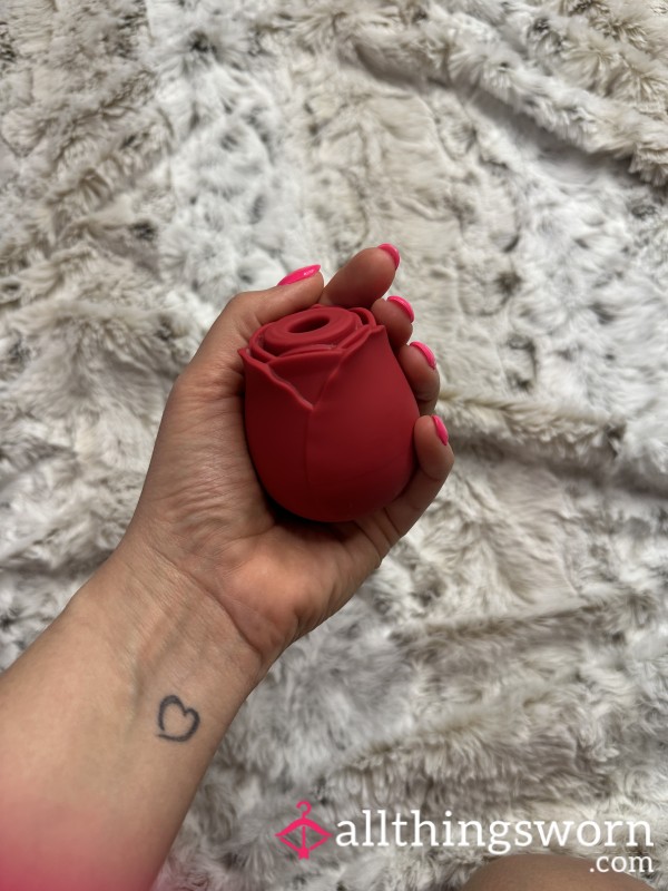 Sucking Rose