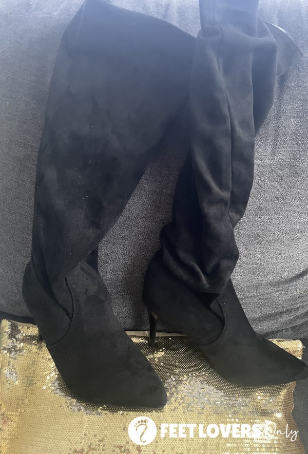 Suede Black Boots