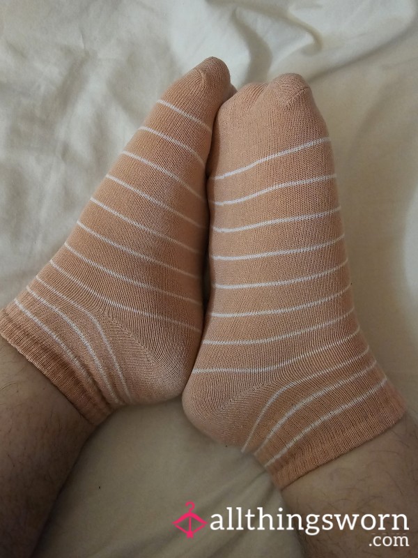 🎀 Pink Ankle Socks W/ Thin White Stripes- 48 Hour Wear