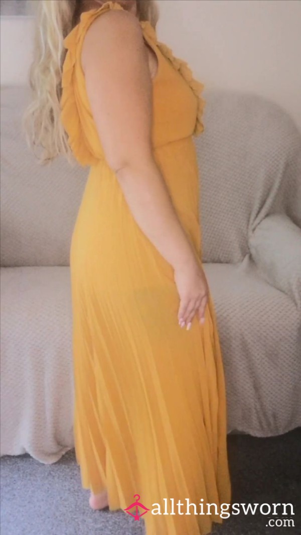 Summer Dress Try-On Video 3 MIN 42 SECONDS