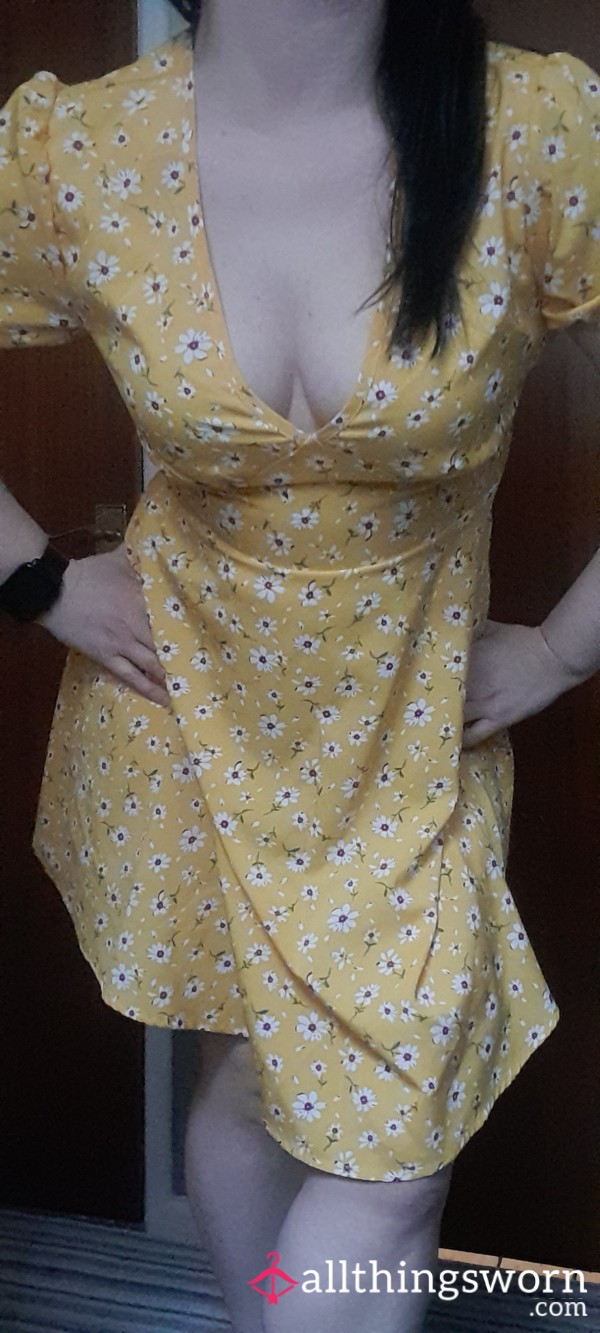 Summer Yellow Mid Length Low Cut Dress,light And Gorgeous Size M