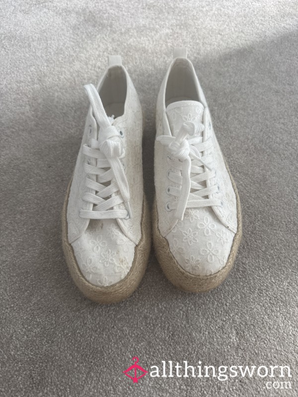 Summery White Pumps