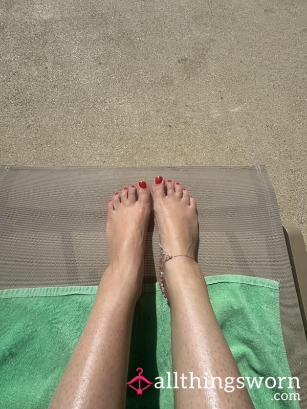 Sunbathing Feet Video
