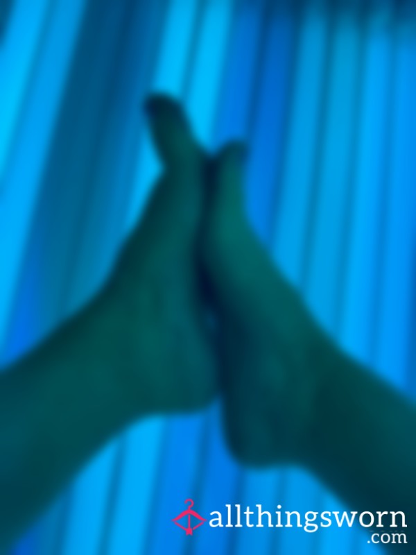 Sunbed Feet Pics