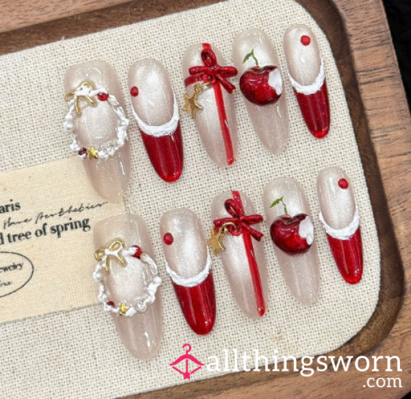 Super Beautiful Christmas Nail Art, I Hope A Handsome Guy Can Pay For It And Give Me This Set Of Nail Art