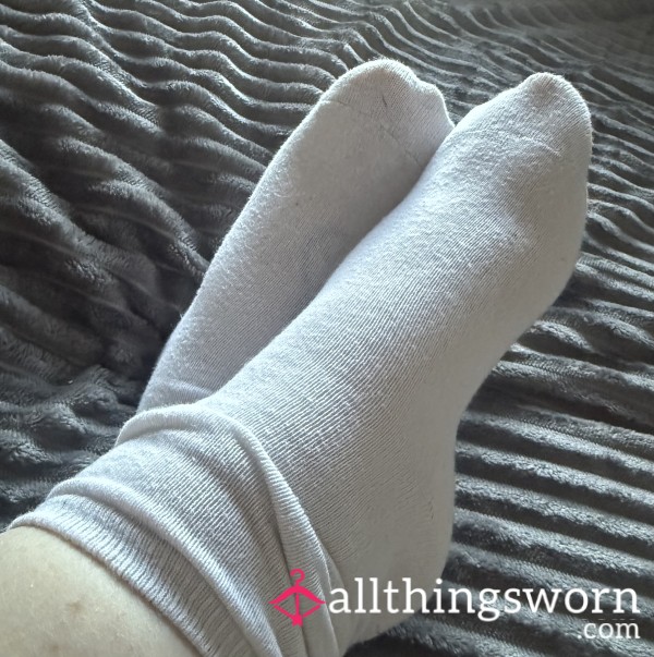 Extra Dirty Size 6 White Socks