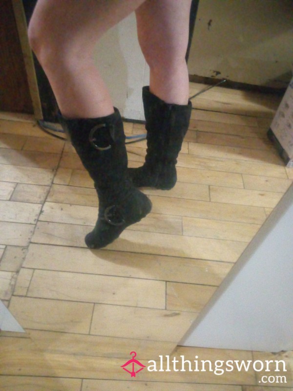 Super Cute Upper Calf High Boots, Worn Without Socks, Of Course😈❤️