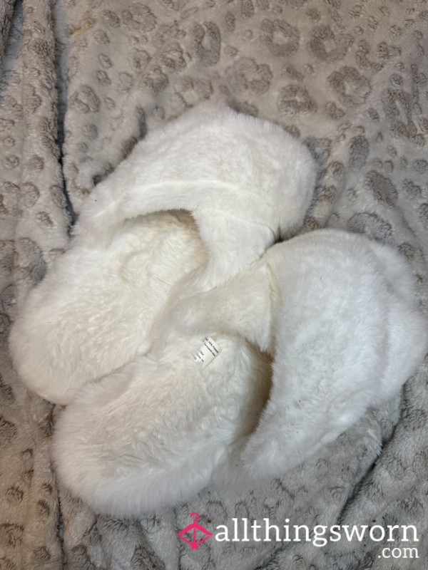 Super Stinky Goddess Slippers🤍