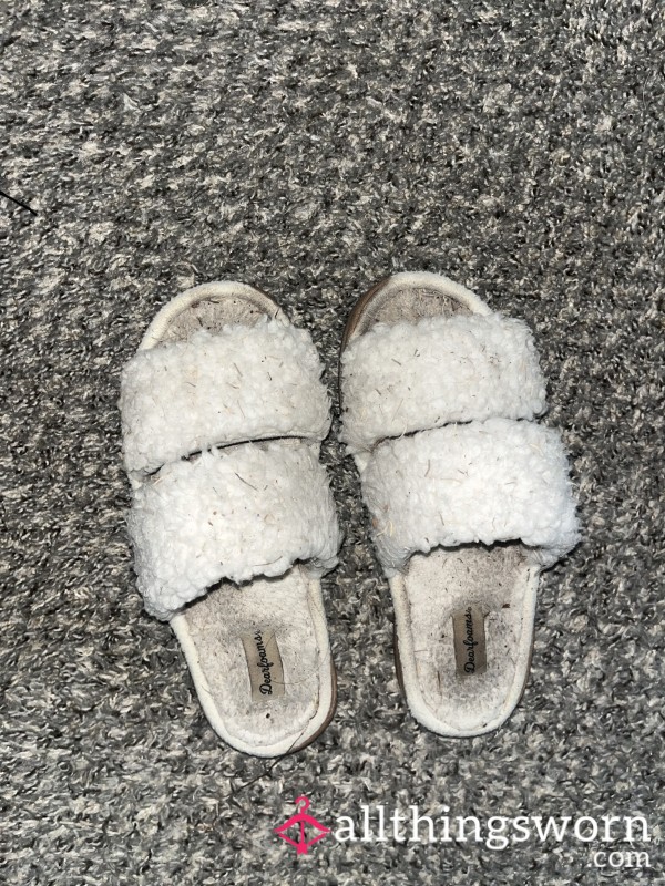 Super Worn White Fuzzy Slippers