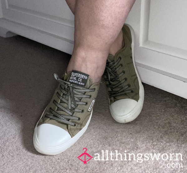 Barefoot In My Superdry 😝 Worn Down, Sweat-Soaked & Ready To Be Yours