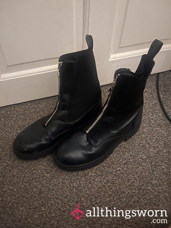 Superloved And Superworn Black Zip Up Chelsea Boots