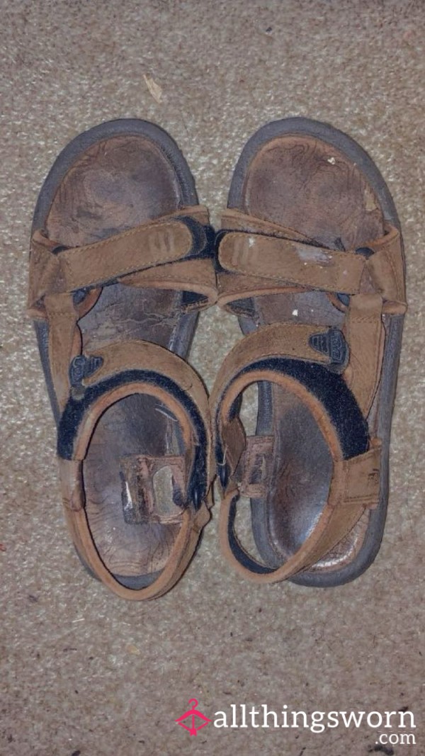 ⭐Now 25% Off Original Listing Price⭐ 🪾🤍 Sweat-Darkened, Espresso Brown, Teva Sandals, Size 7W, Used Hard & Left That Way 🤍🪾