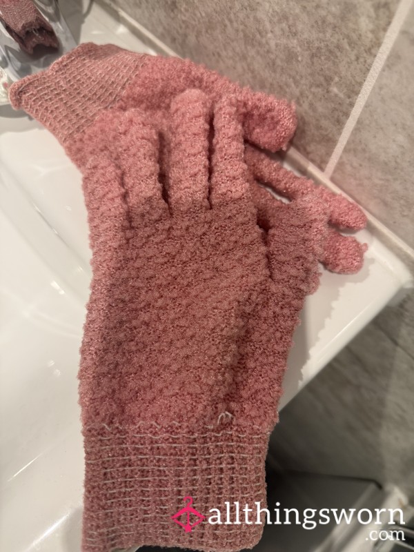 Sweat-Stained Shower Gloves – Scrubbed Every Curve