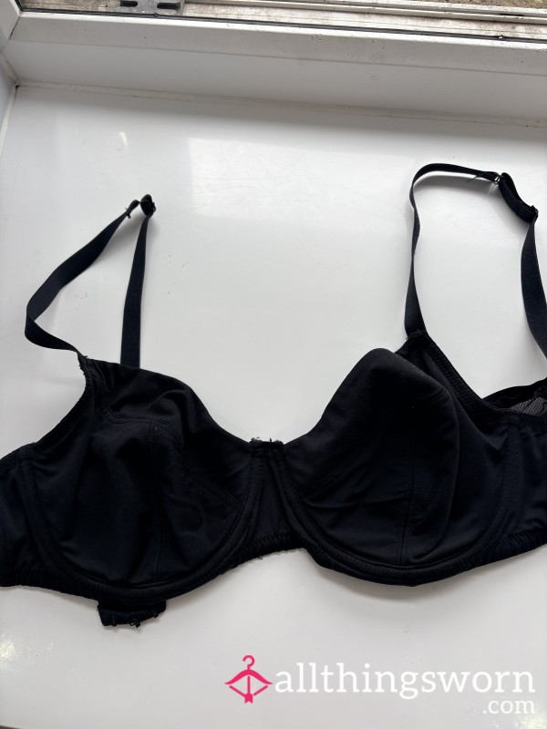 Sweaty 4 Day Bra 🖤 Come Take This Before It Gets Washed!