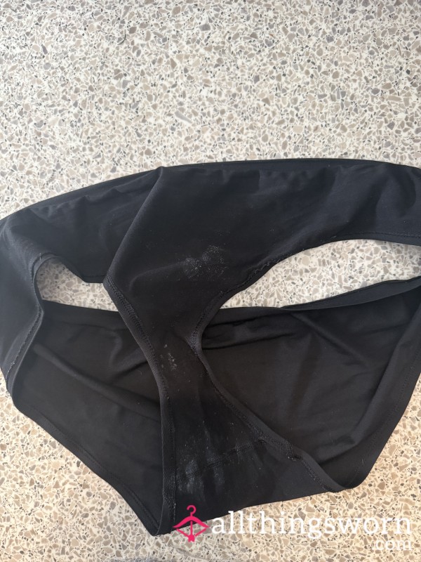 Sweaty All Black Panty