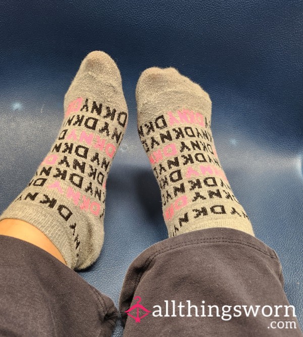 Sweaty Between My Toes Tonight. 3 Mins Of Toes Wiggling In Socks While I Read Some Paperwork During Break 👣