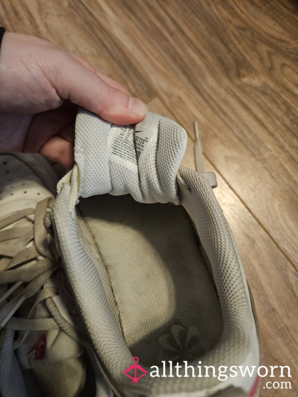 Sweaty Cheerleading Sneakers 🤭💦