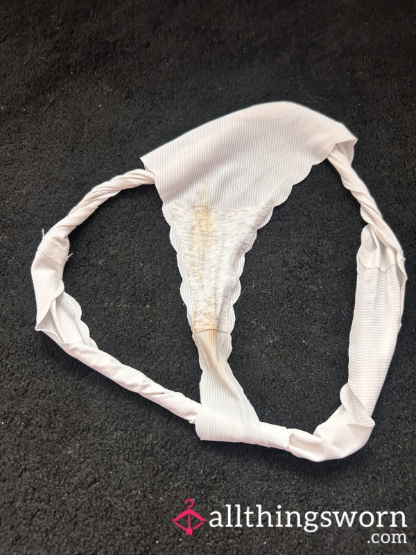 Sweaty Crack Thongs 😅🥵☀️💦😷