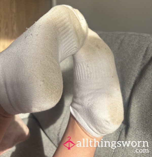 Sweaty, Dirty Trainer Socks Worn On The Hottest Day Of The Year For 24 Hours!