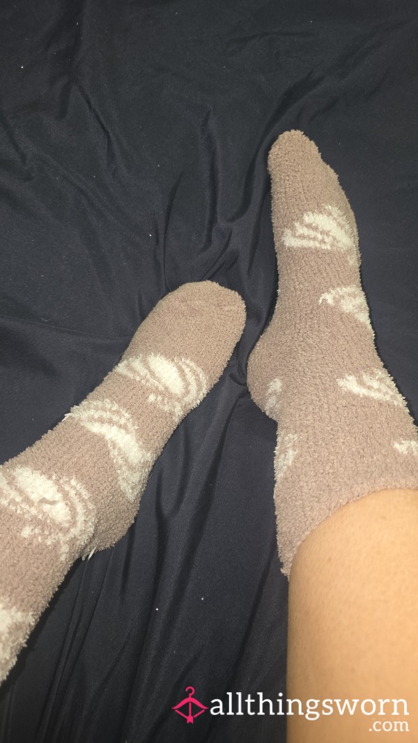 SWEATY FLUFFY BED SOCKS
