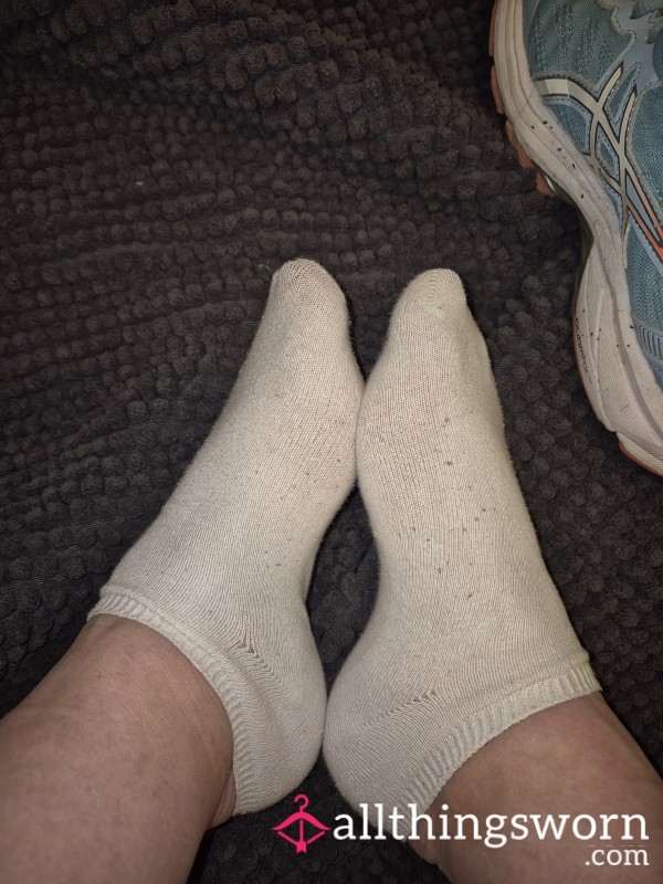 Sweaty Gym Socks 🏋️‍♀️ 💪 😰💦