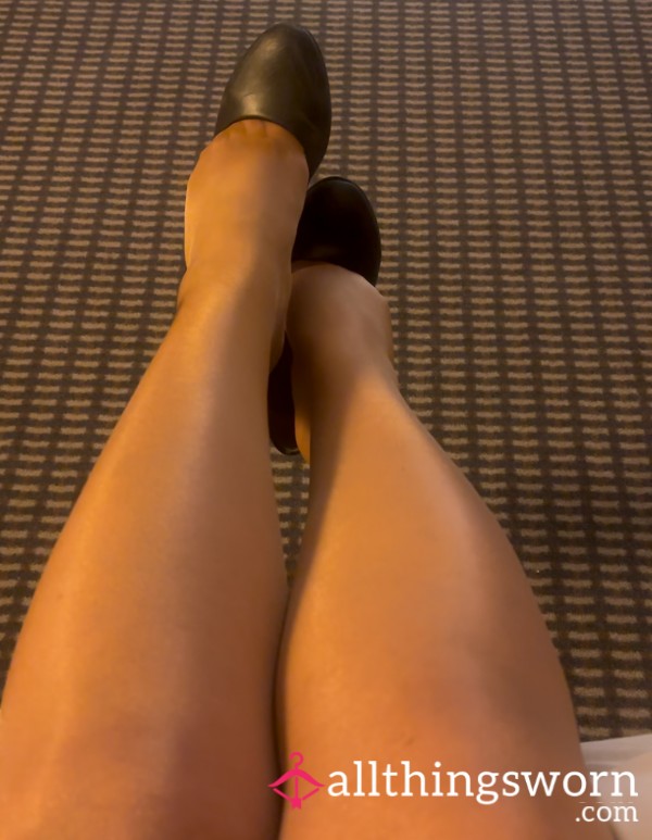 Sweaty Layover Foot Prints