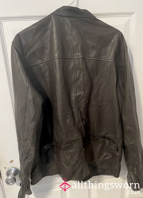 SWEATY LEATHER JACKET
