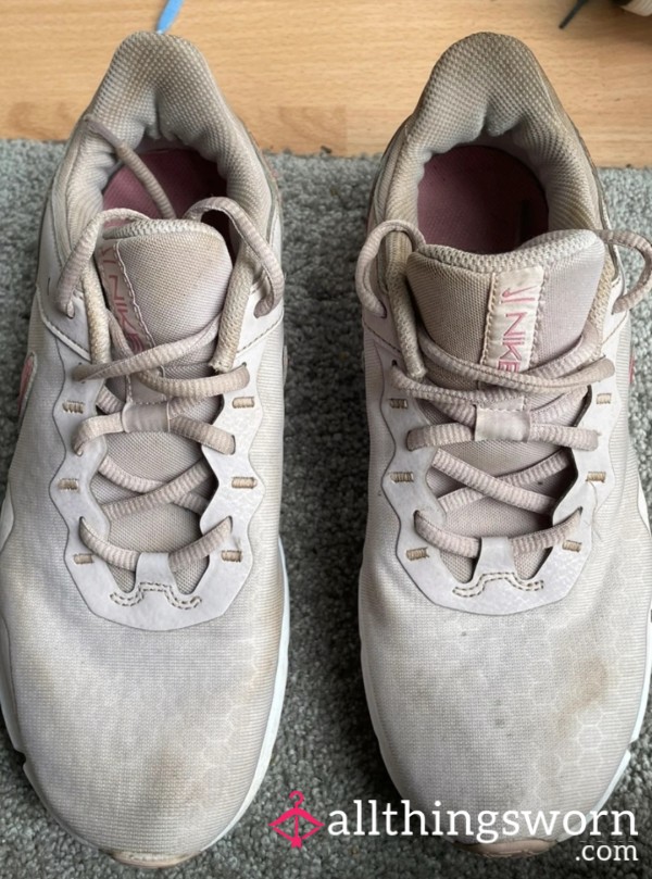 Sweaty Nike Trianers