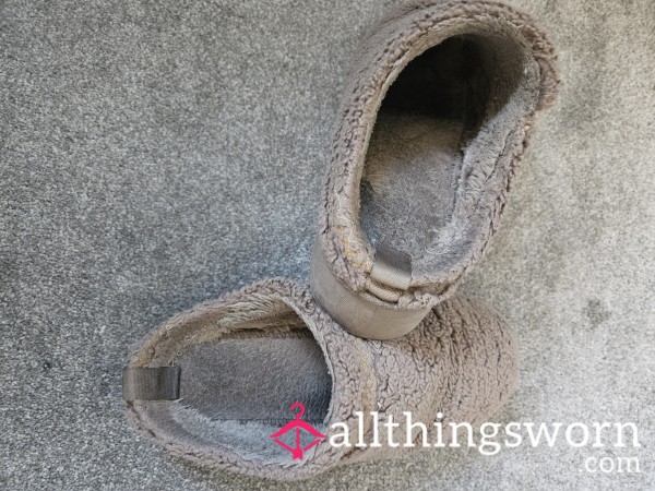 Sweaty Platform Slippers Worn By Both Lesbians Everyday For Over 2 Months Very Smelly And Sweaty VERY WORN