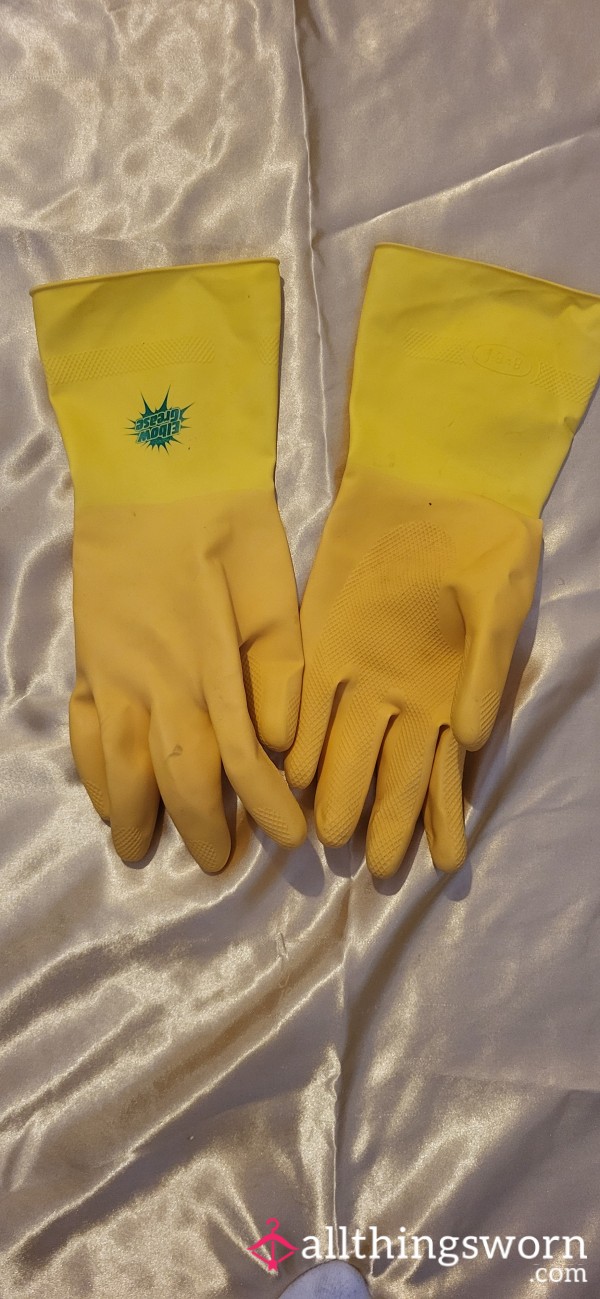 Sweaty Rubber Golves
