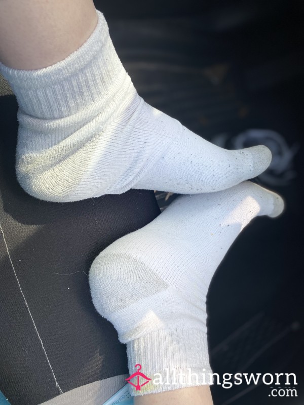 Sweaty Socks 🧦🦶🏻