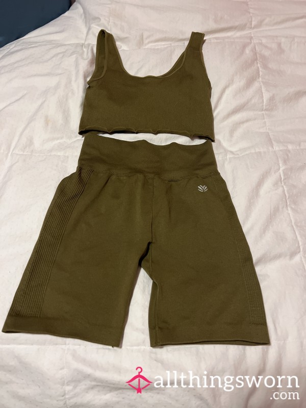 Sweaty Sports Bra And Shorts Comes With Seven Day Wear Size Medium