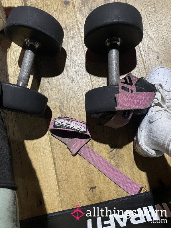Sweaty Stinky Lifting Straps