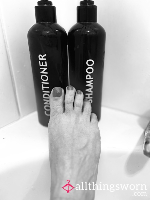 Sweaty, Stinky White Ankle Socks 😋