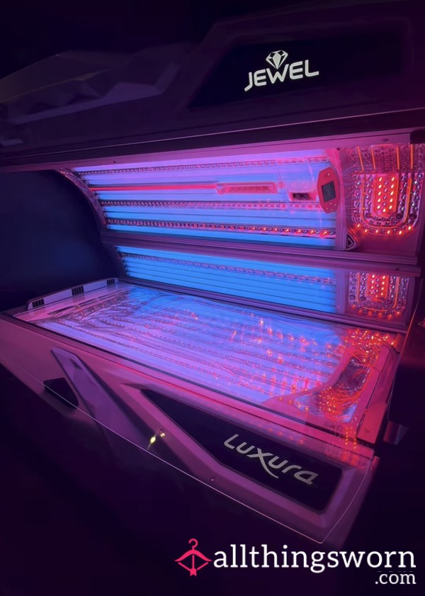 Sweaty Sunbed Session