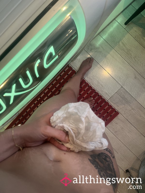 🥵 Sweaty Sunbed Tissues ❤️‍🔥💕💦