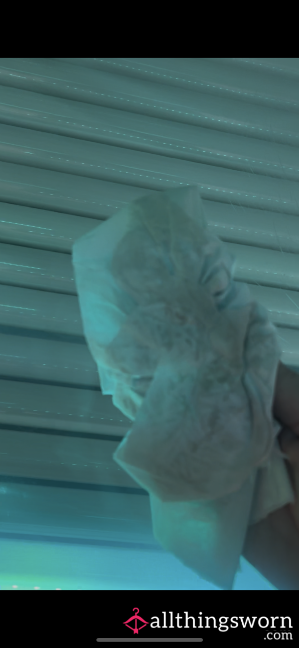 Sweaty Sunbed Wipe