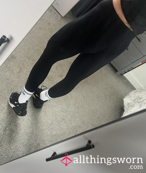 Sweaty Tight Leggings 🥵💦