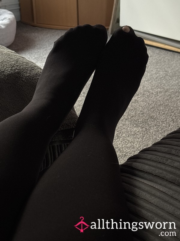 Sweaty Tights With A Hole 😳
