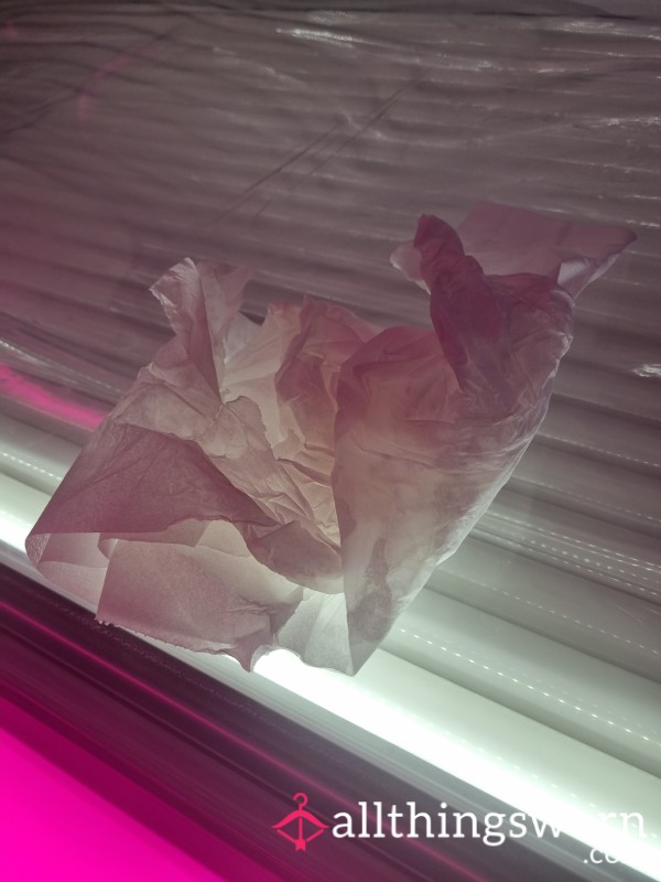 Sweaty Tissues Wipe After The Sunbed