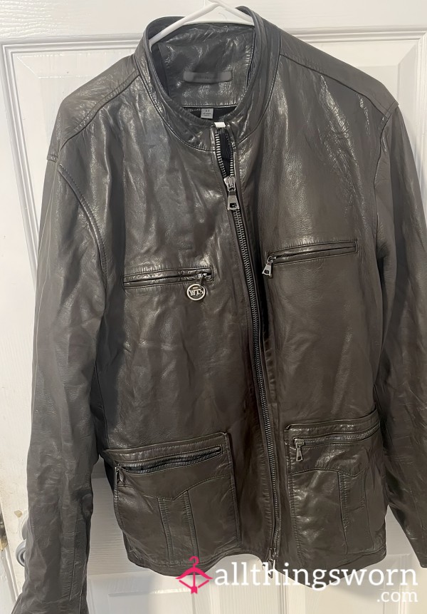 SWEATY USED LEATHER JACKETS
