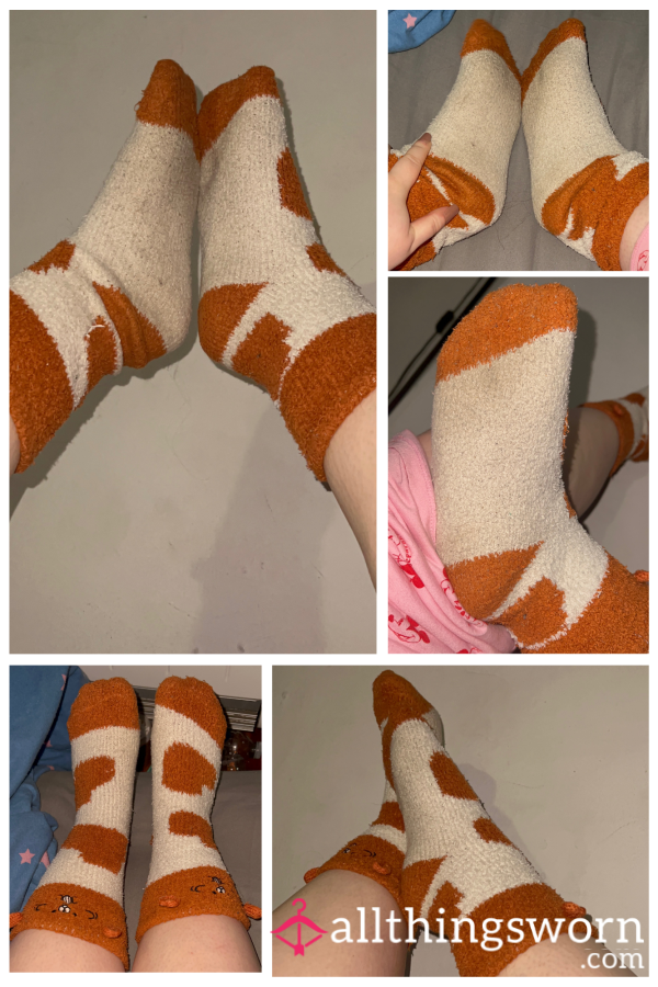 🔥 SWEATY, WELL-WORN FUZZY SOCKS – INTENSE SCENT 🔥