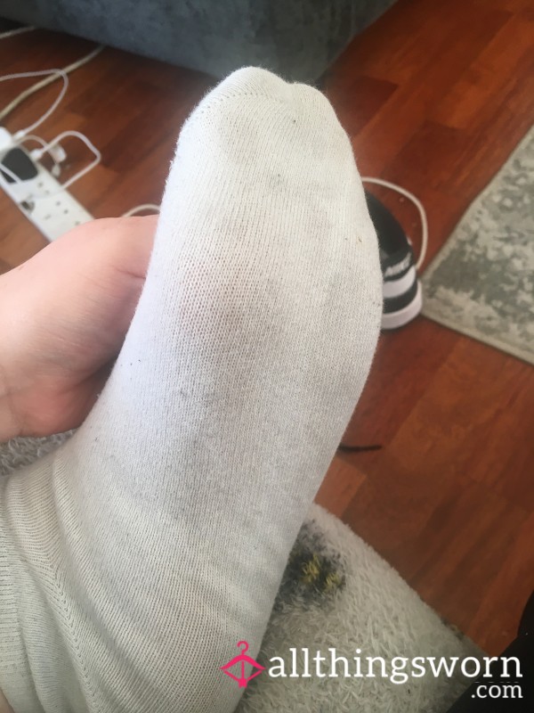 Sweaty White Trainer Socks💧🧦