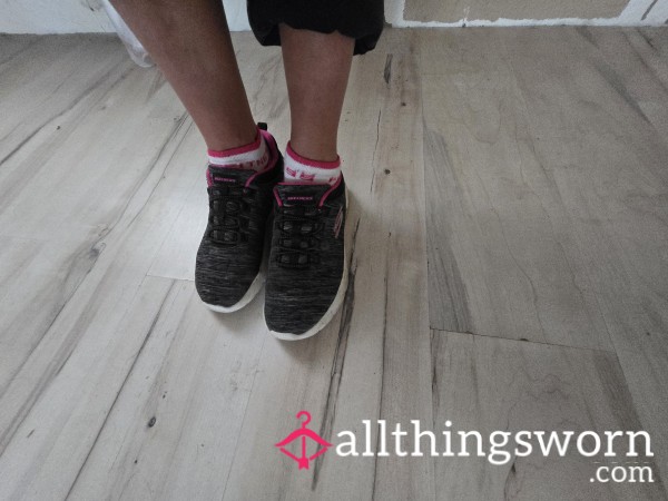Sweaty Workout Feet Photo Set – Skechers & Pink Fitness Socks 👟💦
